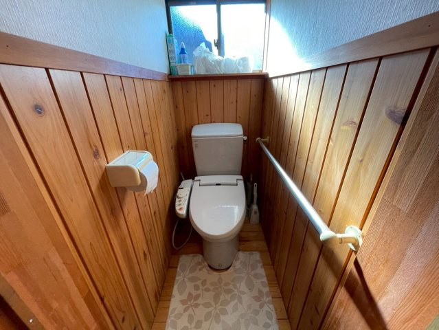 茨城県行方市吉川　中古戸建のトイレ