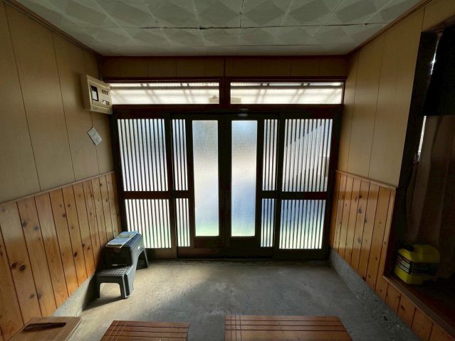 茨城県行方市吉川　中古戸建の玄関