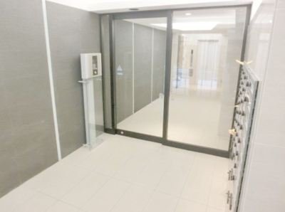 【ロビー】 | メイクスデザイン入谷 | 清潔なロビーです