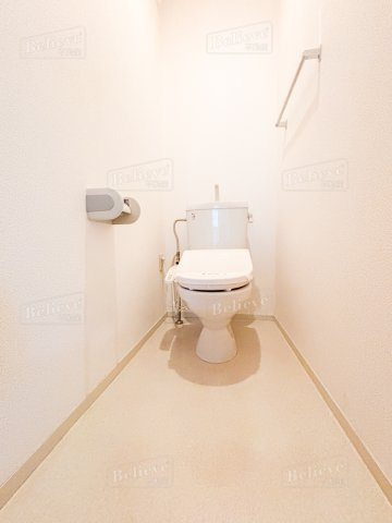 ハイネス迎野のトイレ|嬉しい温水洗浄便座付き★