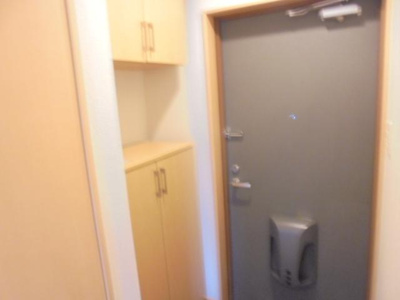 【洋室】 | ファミール　ガーデン | 玄関