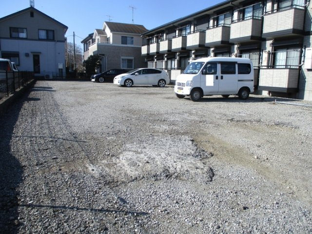 オプス・なのはなの駐車場