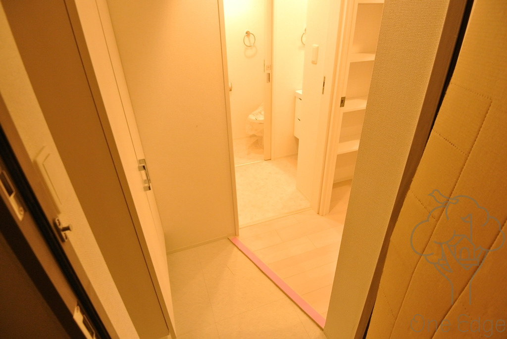 セレニテ梅田ESTの玄関