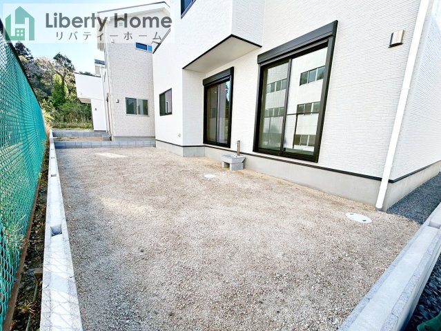 日立市西成沢町2丁目23-P1　新築戸建　8号棟の庭