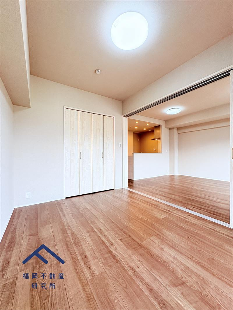 コスモ小戸の洋室