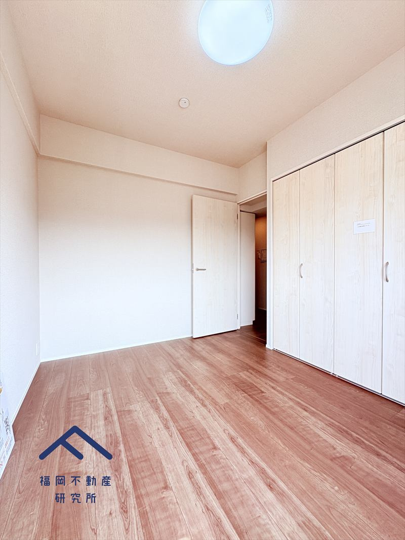 コスモ小戸の洋室