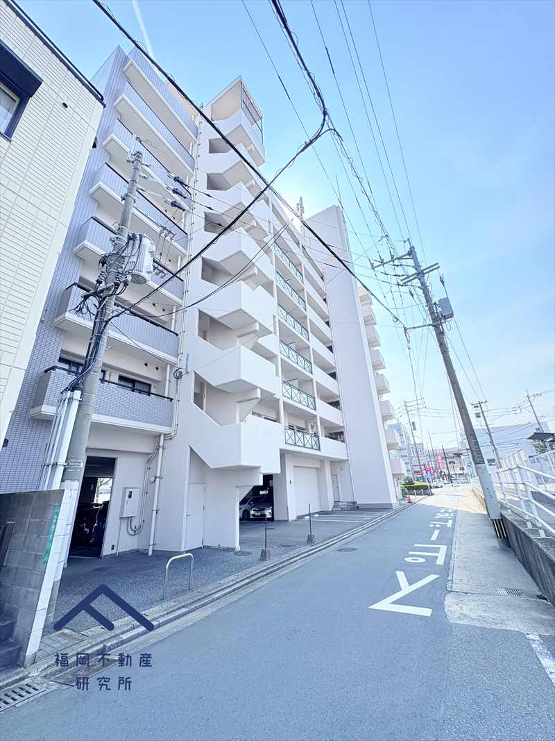 コスモ小戸の外観