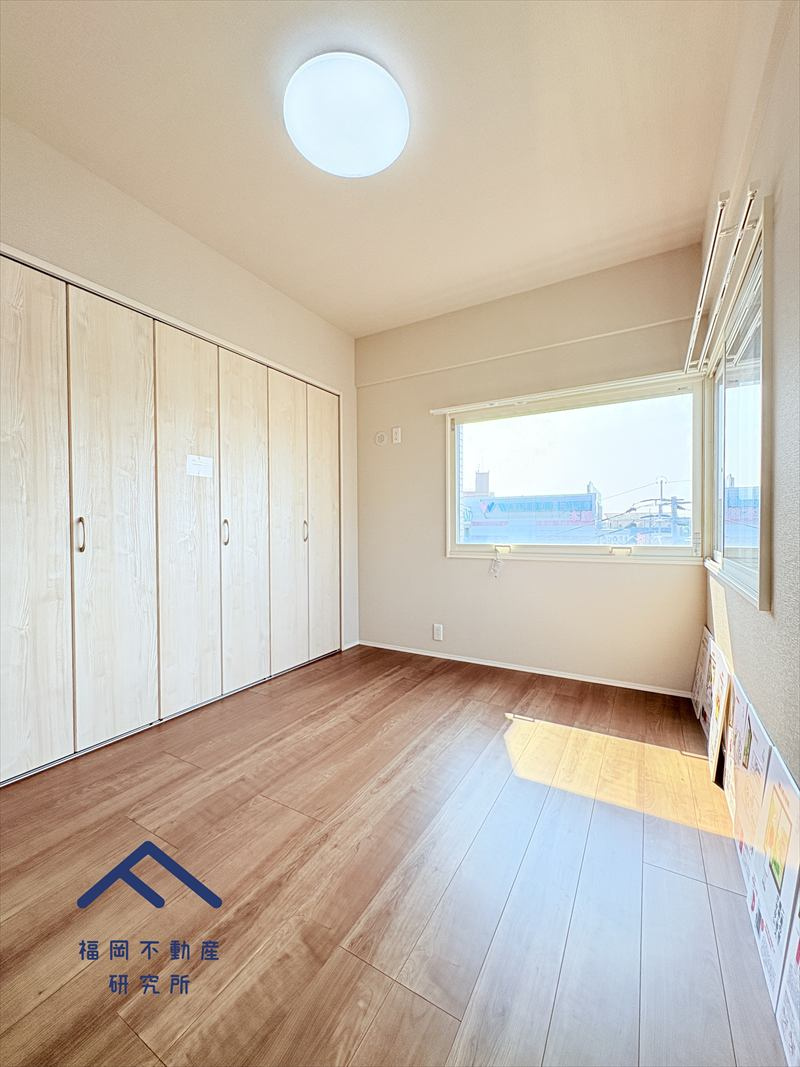 コスモ小戸の洋室