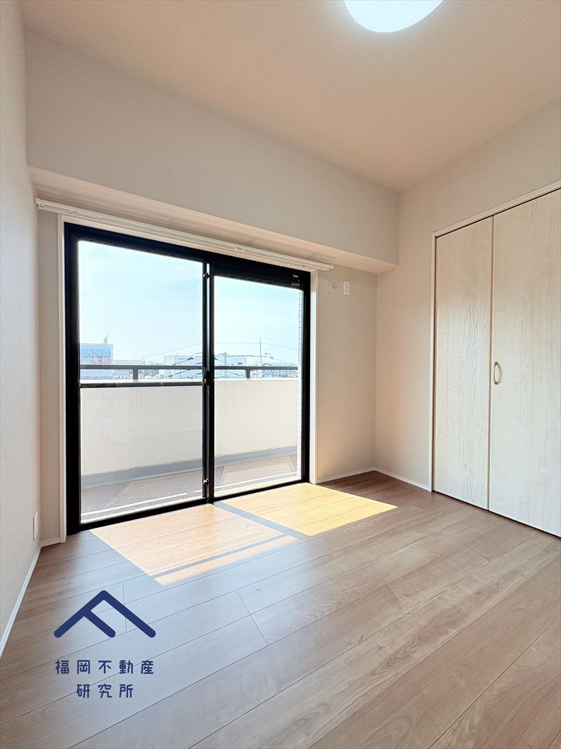 コスモ小戸の洋室