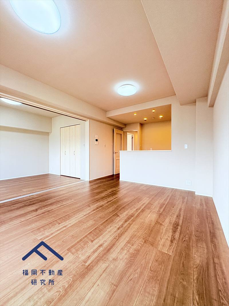 コスモ小戸の居間・リビング