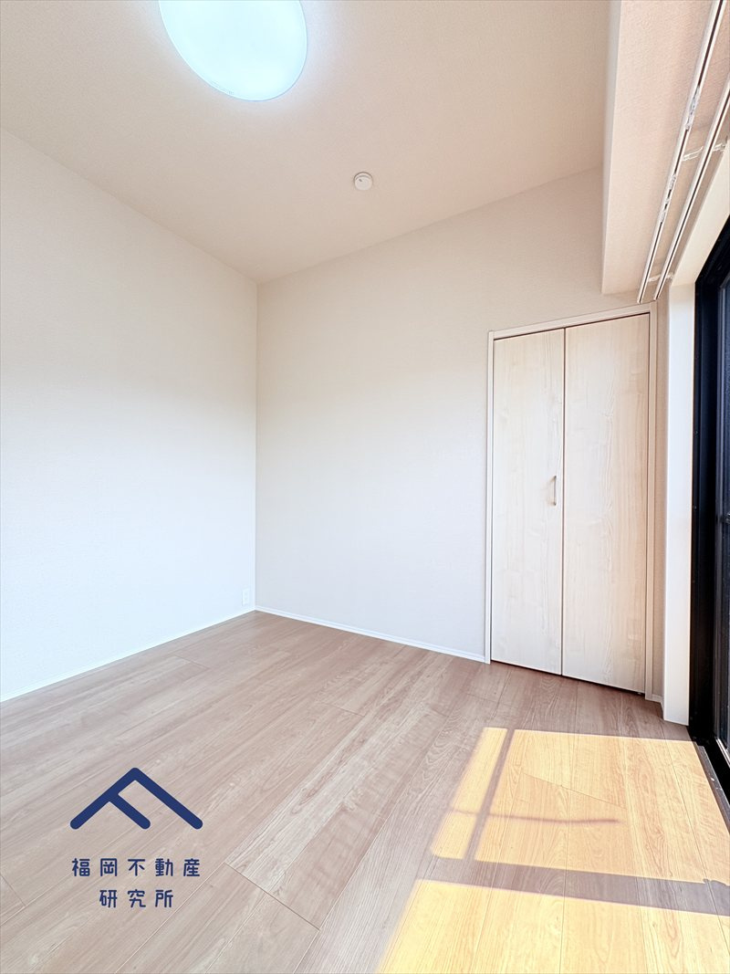 コスモ小戸の洋室