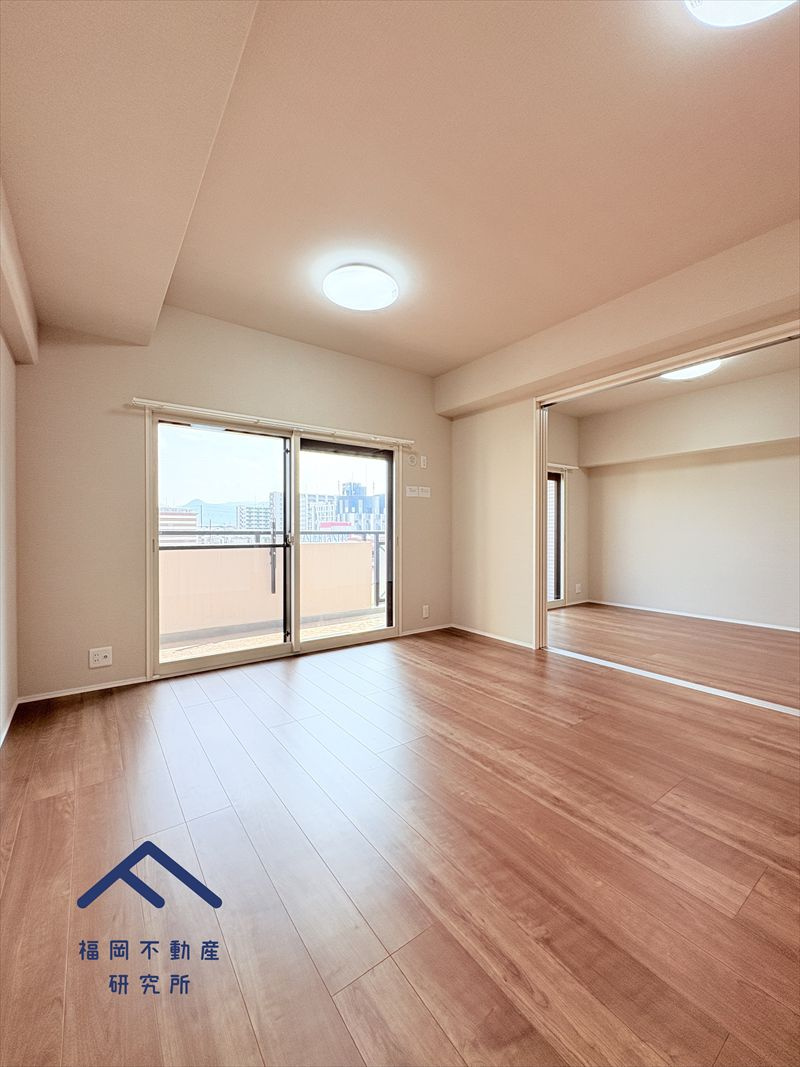 コスモ小戸の居間・リビング