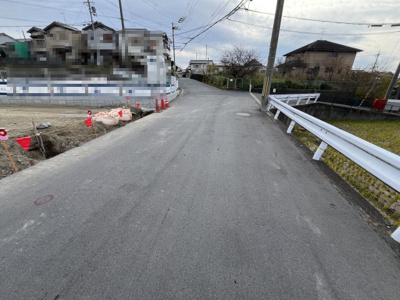 【前面道路含む現地写真】 | 【20万円ｷｬｯｼｭﾊﾞｯｸ対象物件】リーブルガーデン斑鳩町龍田3丁目 全2棟 2号棟