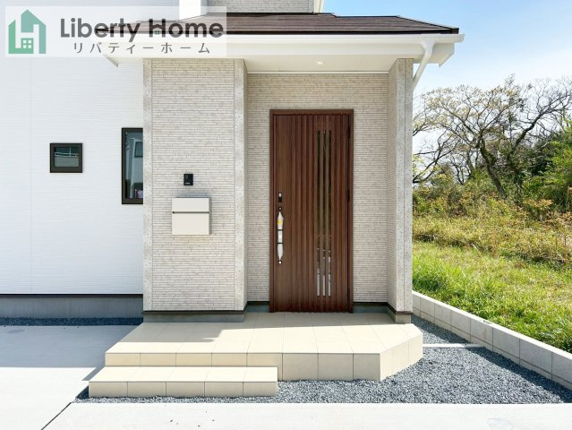 日立市西成沢町2丁目23-P1　新築戸建　10号棟のエントランス