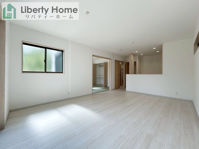 日立市西成沢町2丁目23-P1　新築戸建　10号棟の居間・リビング