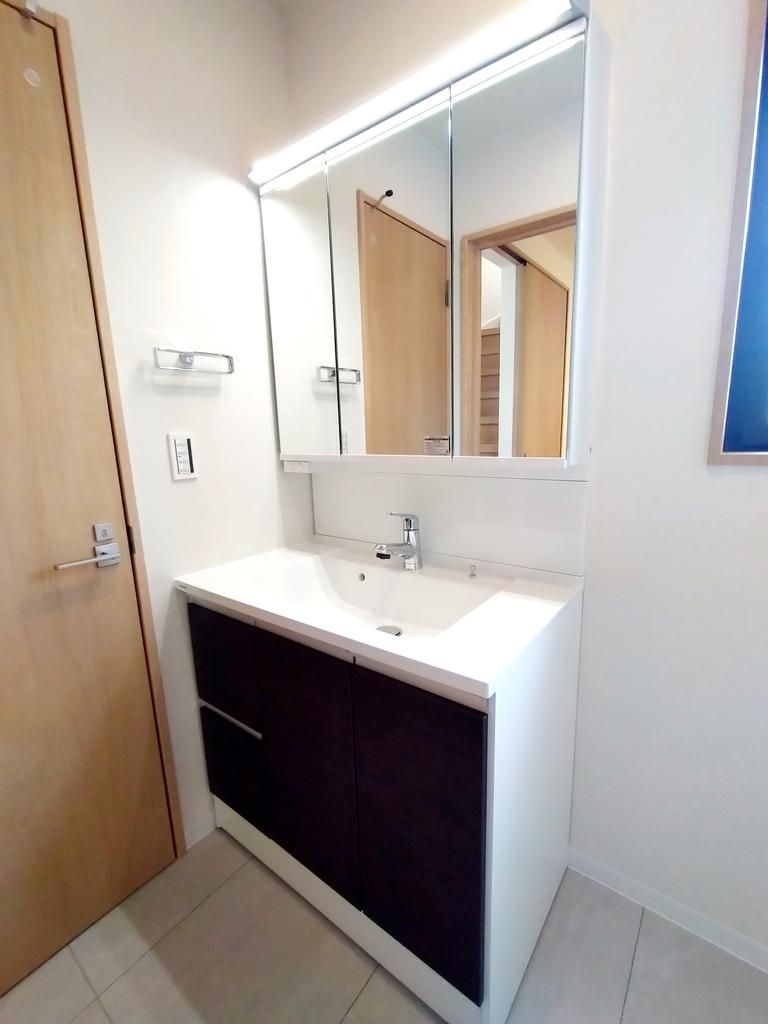 川崎市中原区井田中ノ町戸建の独立洗面台