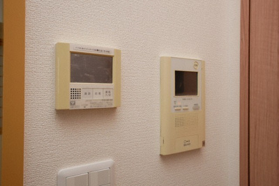 【セキュリティ】 | CITY SPIRE難波グレイス | モニター付きインターホンです