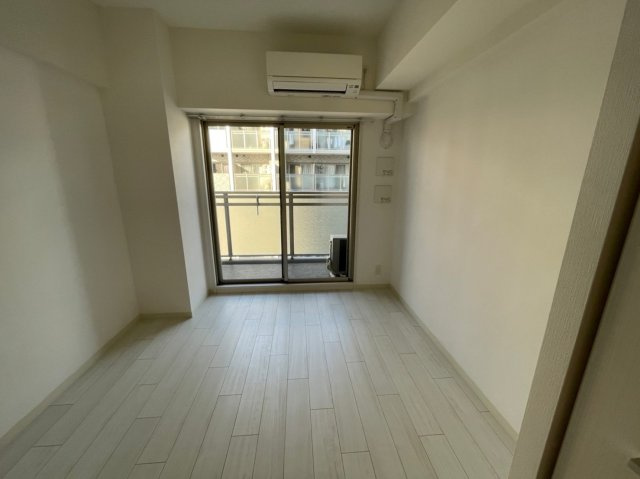 エスリード京橋WESTの洋室|(参考)同マンション反転タイプの間取部屋写真