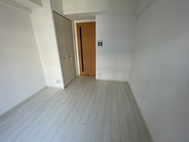 エスリード京橋WESTの洋室|(参考)同マンション反転タイプの間取部屋写真