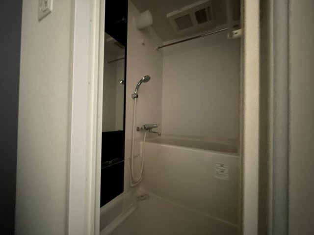 エスリード京橋WESTの浴室|(参考)同マンション反転タイプの間取部屋写真