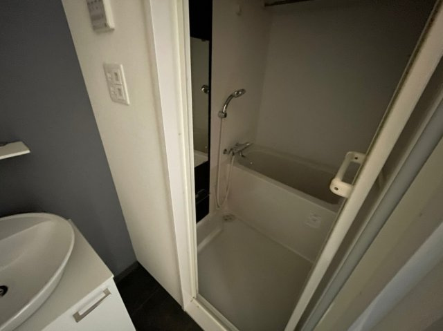 エスリード京橋WESTの浴室|(参考)同マンション反転タイプの間取部屋写真