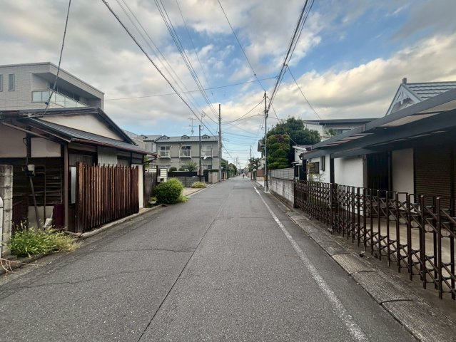 川越市南通町　建築条件なし売地　「川越駅」徒歩9分　敷地90坪　【仙波小学区】の前面道路含む現地写真
