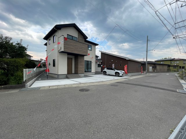 新築戸建・新築建売　福島市宮代3期　QUADRIFOGLIO　全6棟の前面道路含む現地写真