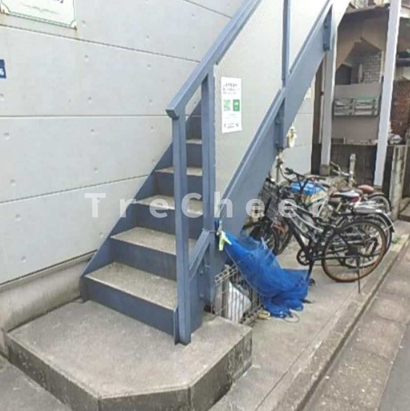 ピア仲町のエントランス