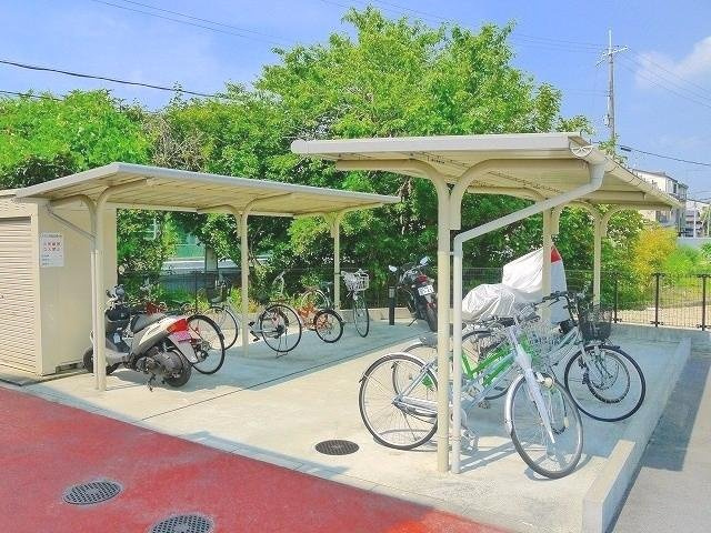 レオパレスケルンのその他共用部分|自転車置場