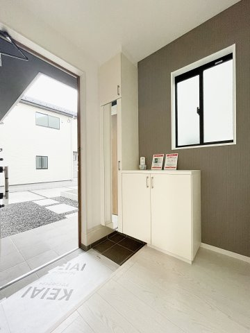 新築戸建・新築建売　福島市宮代3期　QUADRIFOGLIO　全6棟の玄関