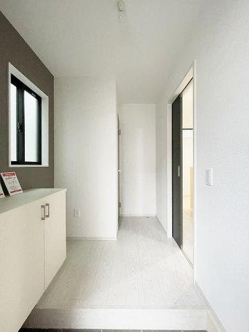 新築戸建・新築建売　福島市宮代3期　QUADRIFOGLIO　全6棟の玄関