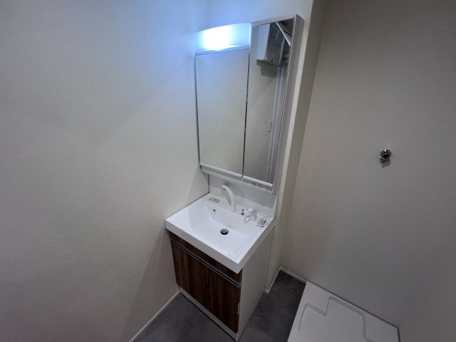 明石市西明石西町２丁目のハイツの洗面所