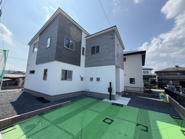 【ワイウッドコート】宇都宮市石井町第4の外観|〇4号棟【4LDK+WIC+カースペース2台】
水回り集中家事動線♪家事室を設け、お料理と洗濯を同時にできる家事ラク動線を実現しました♪ぜひ現地にて物件の良さをご体感くださいませ！
