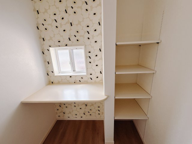 【ワイウッドコート】宇都宮市石井町第4のその他|〇家事室〇
洗濯、裁縫、PC作業などの様々な家事作業を行うスペースをご用意♪
家事の動線が短縮され作業を効率的に行えます。
