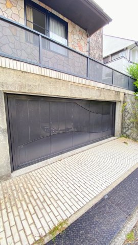 名塩南台2丁目の駐車場