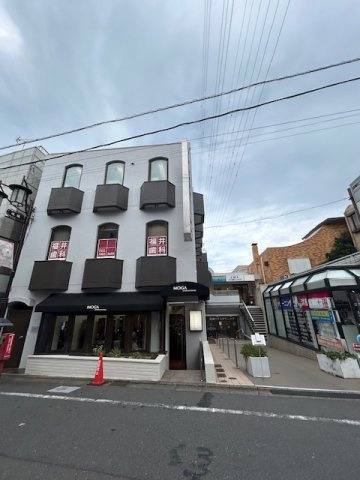 成城ピアッツァの外観