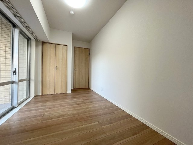 モアステージ吉川ライネスハイムB棟の洋室|クローゼット付きの洋室6.1帖