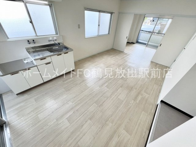 メゾンドリュウ鶴見の居間・リビング