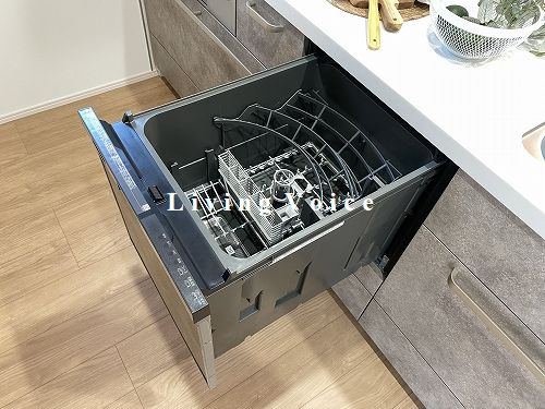 【居間・リビング】 | 【仲介手数料０円】平塚市第1諏訪町　新築一戸建て　全2棟 | 平塚市第1諏訪町　新築一戸建て　全2棟