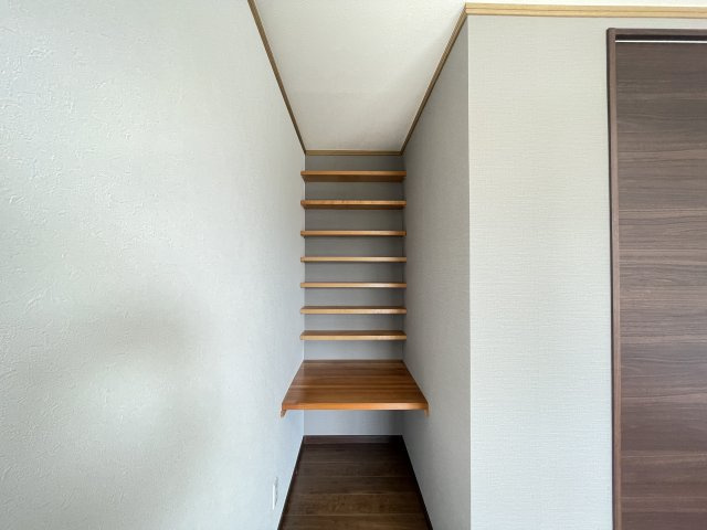 八戸市大久保字下大久保の洋室