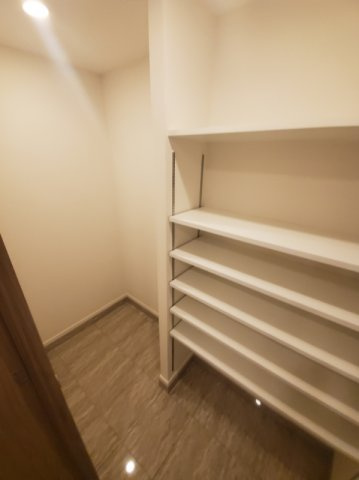 ザ・パームス祐天寺マスタープレイスの玄関|シューズインクローゼット