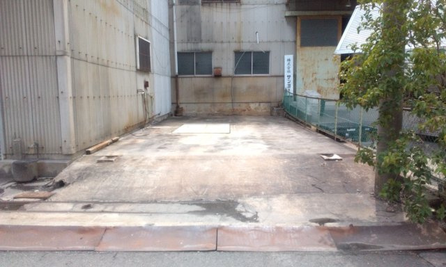 大阪市此花区常吉2丁目貸工場倉庫事務所143万円の駐車場