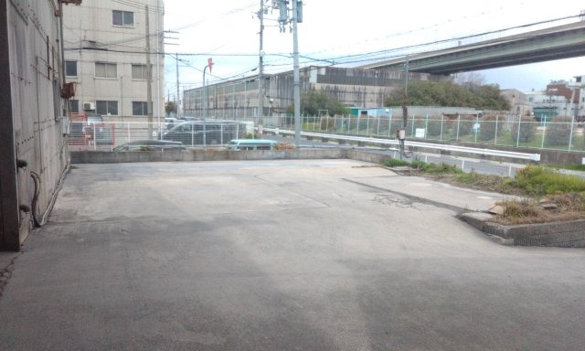 大阪市此花区常吉2丁目貸工場倉庫事務所143万円の駐車場