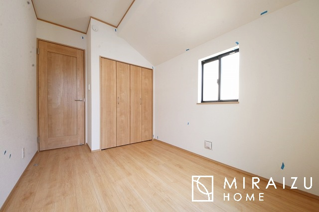 【前面道路含む現地写真】 | 日当たりの良いお家は嬉しいですよね。それぞれ価値観が分かれる箇所です、実際に内覧して日当たりの心地よさをご体感下さいね♪