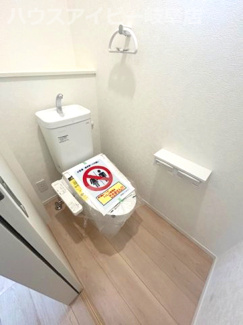 【トイレ】 | 羽島市竹鼻町新築建売全3棟！竹鼻駅まで徒歩8分！暮らしやすい環境整っております♪お車スペース4台可能 | 羽島市竹鼻町新築建売全3棟！竹鼻駅まで徒歩8分！暮らしやすい環境整っております♪お車スペース4台可能