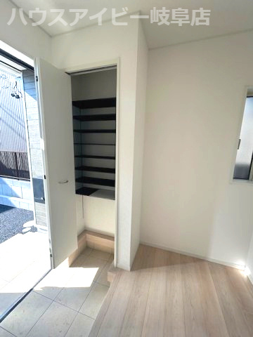 【玄関】の画像