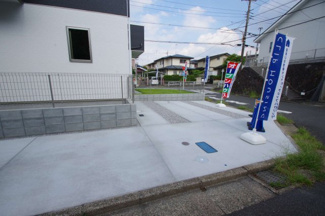 【駐車場】 | 車種により4台駐車可能