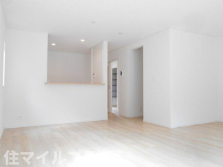 【居間・リビング】 | 西郷村羽太新築一戸建て2棟 | ゆったりとした居間です