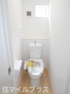【トイレ】 | 西郷村羽太新築一戸建て2棟 | 落ち着いた色調のトイレです