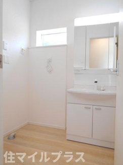 【独立洗面台】 | 西郷村羽太新築一戸建て2棟 | 朝の支度にも助かる、独立の洗髪洗面化粧台